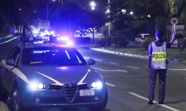 Mercedes pericolosa in fuga stanotte per il centro di Civitanova