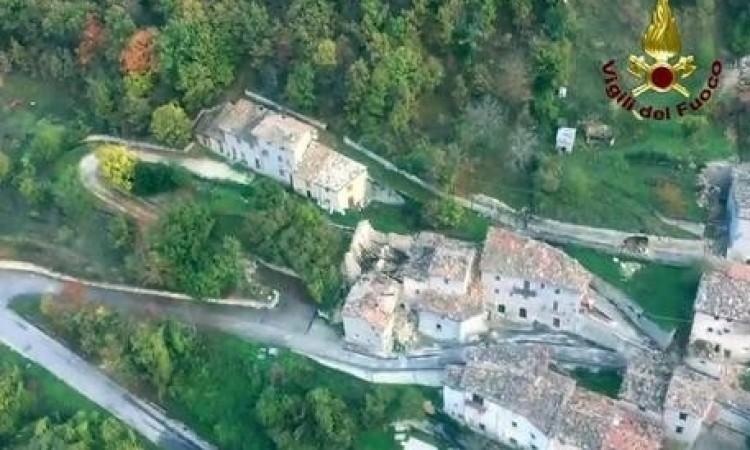 Castelsantangelo sul Nera, figli di un dio minore: in Umbria si riaprono le strade, sul versante marchigiano no