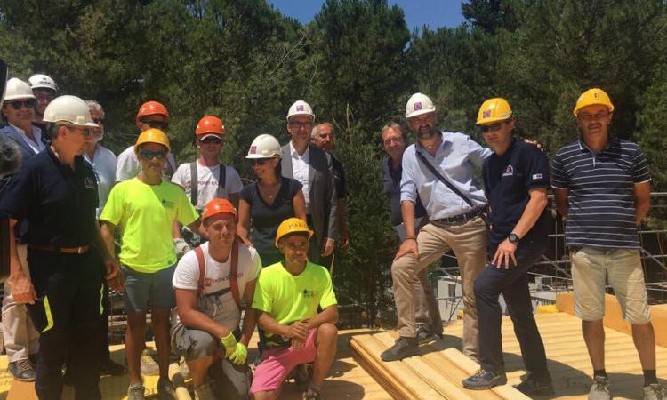 Emozione a Sarnano per la cerimonia del "licof": grazie al Friuli la nuova scuola per l'infanzia è realtà - FOTO