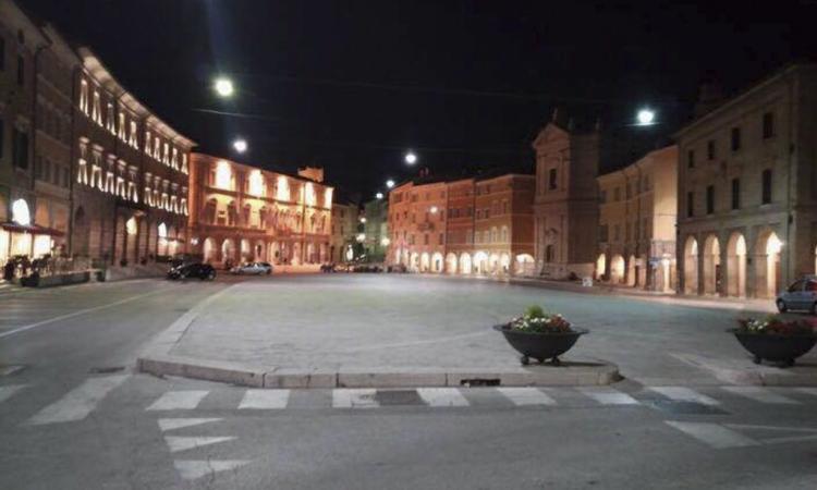 A San Severino isola pedonale nella piazza senza coinvolgere i commercianti: "Ne stiamo risentendo"