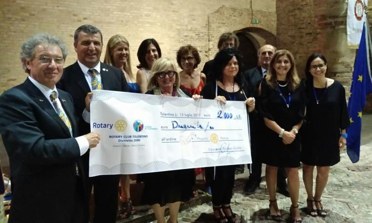 Raccolti duemila euro dal Rotary di Tolentino per il progetto Fenice