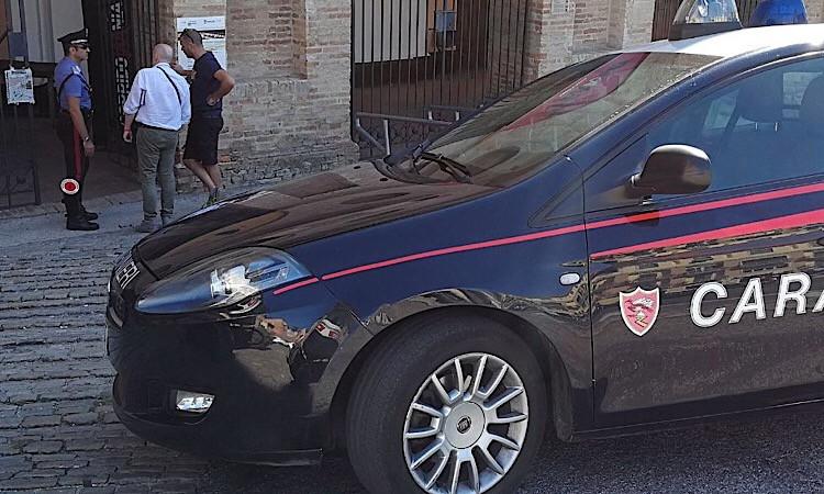 Furto allo Sferisterio, si introducono nell'info point e rubano soldi