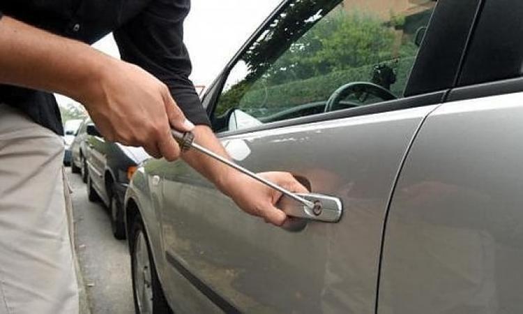 Civitanova, le rubano l'auto sotto casa e scappano senza lasciare tracce