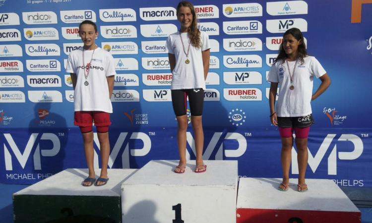 Gran finale di stagione per la squadra dell'Ippocampo: successi per le nuotatrice civitanovesi e maceratesi