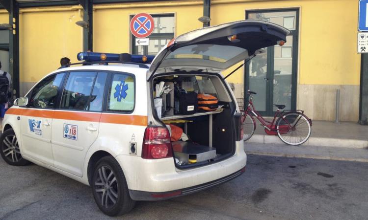 Civitanova, uomo in overdose davanti alla stazione