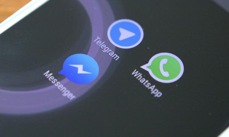 Sicurezza su smartphone e pc: nel mirino degli hacker “Messenger” e “Whatsapp” con i link-trappola nei messaggi
