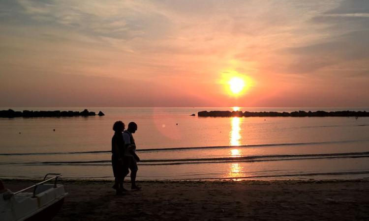 Civitanova come i tropici nei suggestivi scatti di un bagnino - FOTO