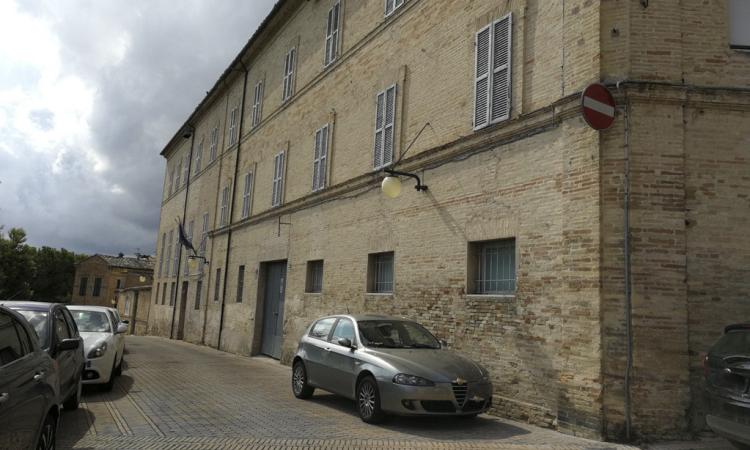 Macerata, vandali alla scuola "Mestica" inagibile: distrutti banchi e computer