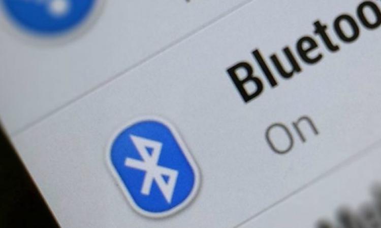 Bluetooth, miliardi di dispositivi vulnerabili per un virus in grado di violare uno smartphone in 10 secondi