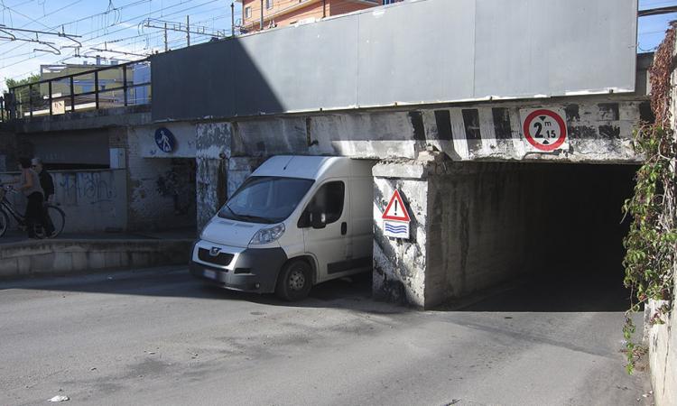 Civitanova, il sottopasso della Castellara regala altri 2000 euro ad una carrozzeria