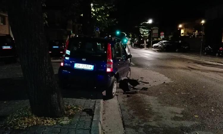 Identificata da carabinieri e polizia locale l'auto pirata della scorsa notte a Tolentino