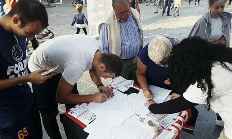 Forza Nuova, 300 firme in tre ore contro lo Ius Soli