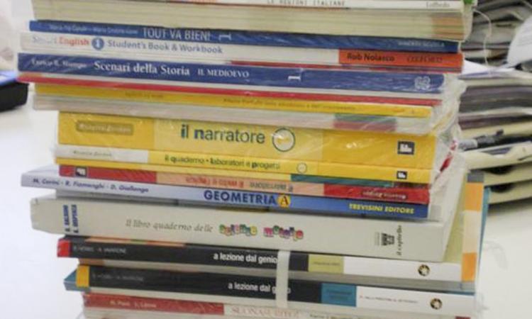 Macerata, bando per beneficiare dei contributi per i libri di testo