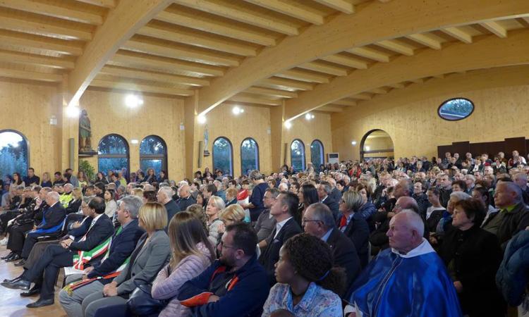 Grande festa a Treia per il “miracolo” della nuova chiesa in legno al Santuario del SS. Crocifisso