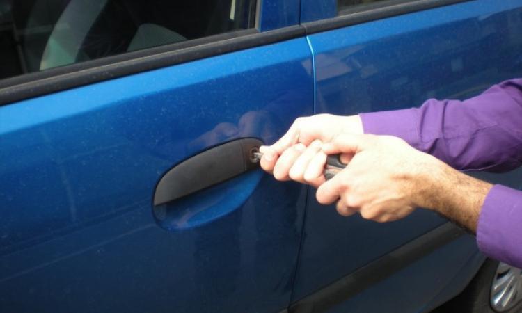 Civitanova, ruba auto: denunciato 20enne pugliese