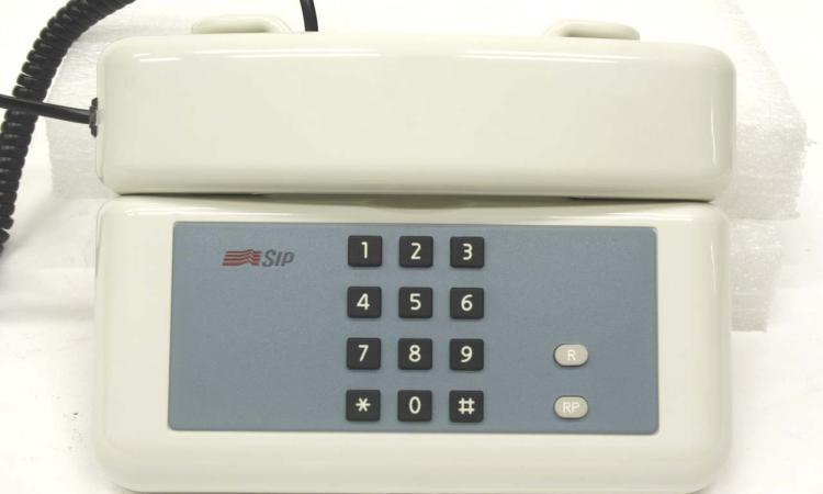 Tolentino, guasto al centralino: telefoni fissi irraggiungibili