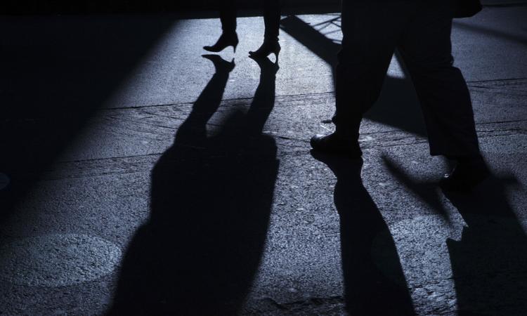 Perseguita per mesi una giovane maceratese: 28enne in manette per stalking