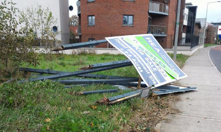 Anche una coppia civitanovese in Irlanda sotto l'Uragano Ophelia - VIDEO