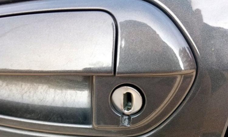 Morrovalle, in sei mesi subisce tre effrazioni all'auto