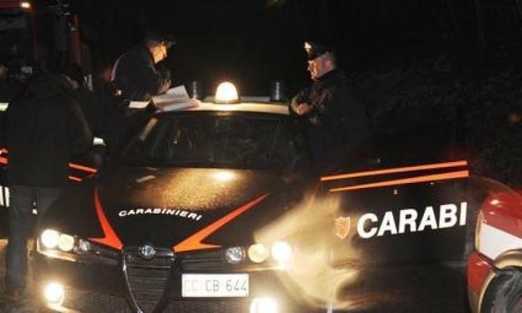 Appignano, prima ruba in casa e poi scappa con la Bmw dei proprietari: inseguito dai carabinieri è costretto a fuggire a piedi