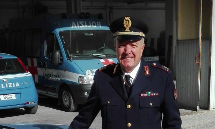 Macerata, l'ispettore Rossano Re va in pensione: gli auguri dei colleghi della Polstrada