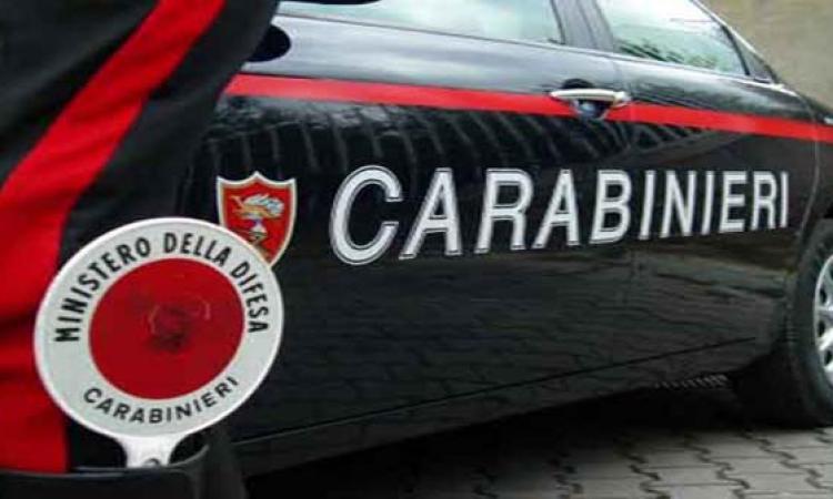 Mogliano, scappano alla vista della pattuglia dei carabinieri: a bordo dell'auto probabili dei furti commessi poco prima