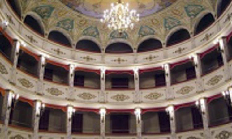 Il Teatro di Treia alza il sipario, Castellani: "Torniamo con una stagione ancora più ricca"