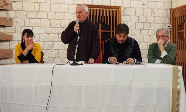 Camerino, presentato il libro fotografico "Adesso che fai? Vai via?"