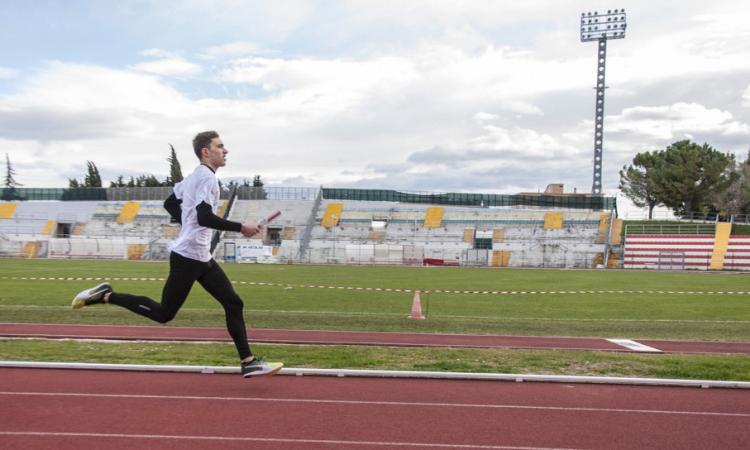 8 dicembre, grande successo per la Staffetta dell’Atletica AVIS Macerata - FOTO