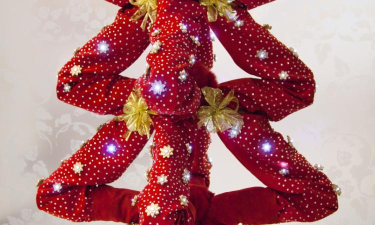 Loriblu per il Natale dei 100 Alberi d’Autore: un’opera del valore di 5.000 euro