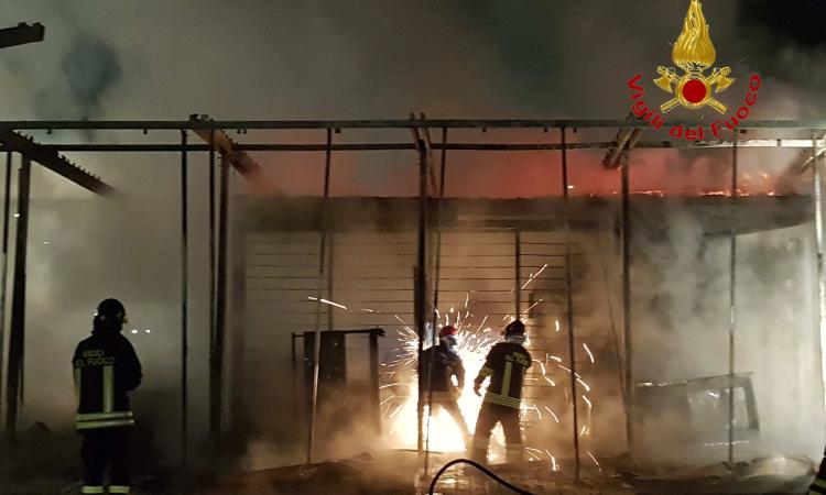 Incendio in un bar di Trodica, nessun ferito