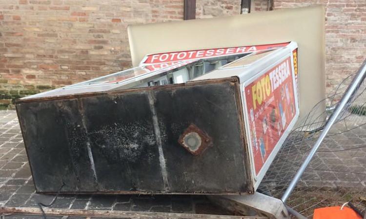 Nottata di vento fortissimo a Tolentino: il fotoracconto