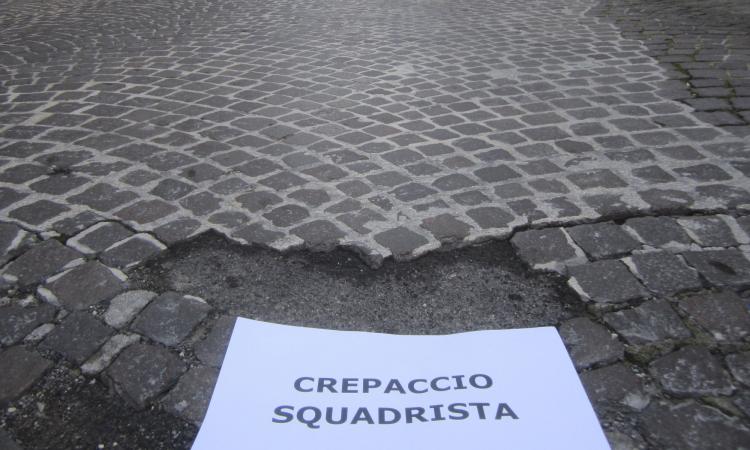Comitato "Macerata ai Maceratesi", voragini populiste e crateri squadristi: allarme democrazia nelle strade
