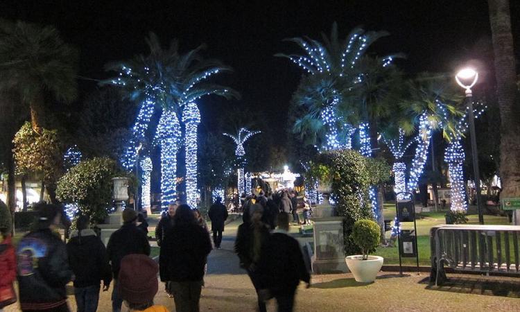 Civitanova, "Toccalapalma": al via il contest fotografico dedicato alle luminarie