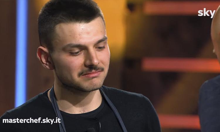 Il montecosarese Simone Scipioni squaglia il cuore di ghiaccio di Bastianich a Masterchef