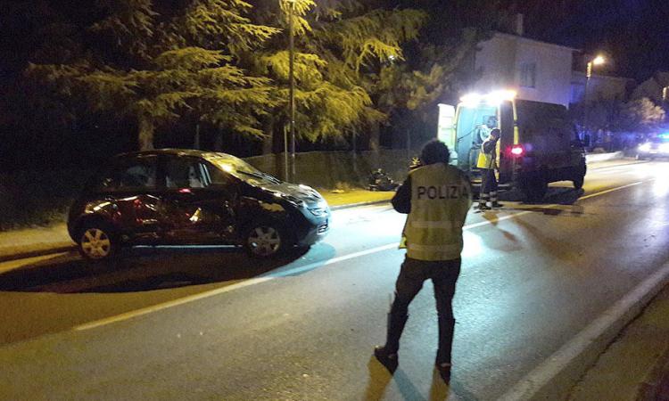 Montecosaro, incidente nella notte in Via Don Bosco: auto cappottata dopo l'impatto