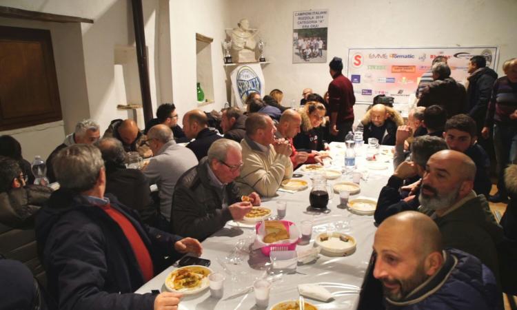 Serralta, dirigenti e giocatori si scambiano a cena gli auguri di Natale