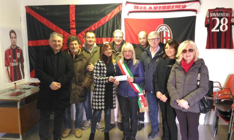 Natale solidale per gli iscritti al Milan Club settempedano: ricevuti aiuti per sistemare il Teatro Italia