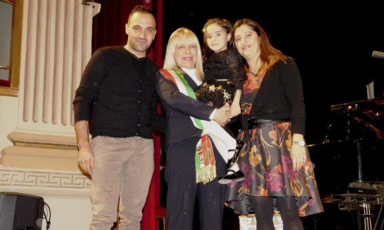 San Severino, festa sul palco del Feronia dedicata alla piccola Nicole Marzaroli