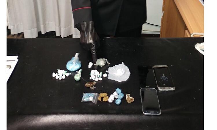 Macerata, operazione “White New Year” dei carabinieri: tre denunce per droga