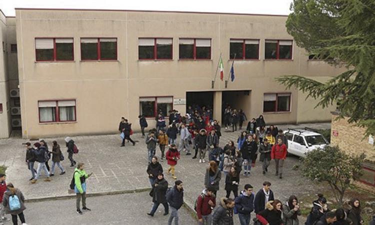 "Conoscere per scegliere": a Macerata open day al "Bramante"