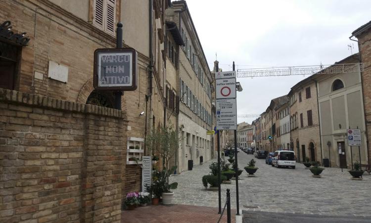 Viabilità a Recanati, da domenica attivi i varchi elettronici in corso Persiani e Porta Marina   