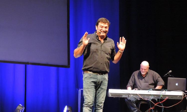 Montelupone fa il pieno di risate con Max Giusti