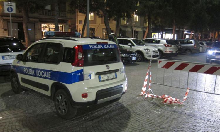 Civitanova, brutta sorpresa per i furbetti del parcheggio in piazza nella notte