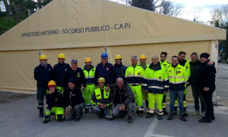 A San Ginesio spostata la tensostruttura-chiesa per far spazio al cantiere per la nuova scuola