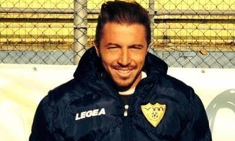 Mister Carlo Mandola cede il posto a Marco Mancinelli per allenare la Juniores Regionale del Villa Musone