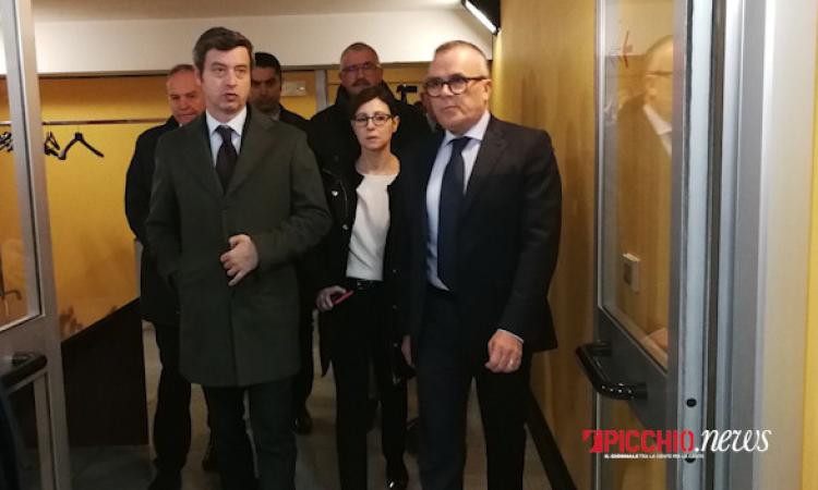 Il ministro Orlando a Macerata in visita ai feriti della sparatoria - VIDEO