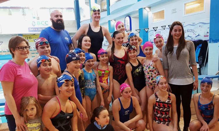 San Severino, l'olimpionica ungherese di nuoto Katinka Hosszù alla piscina Blugallery