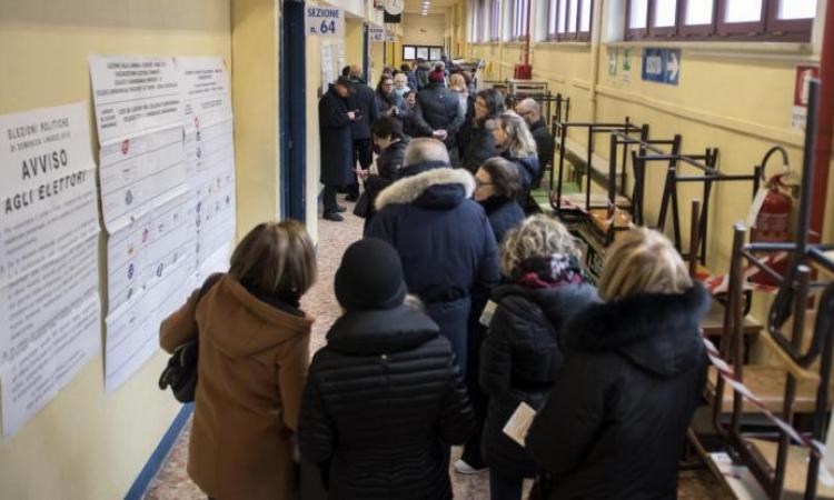 Affluenza alle urne, a Castelsantangelo sul Nera quella più bassa. Ecco dove si è votato di più