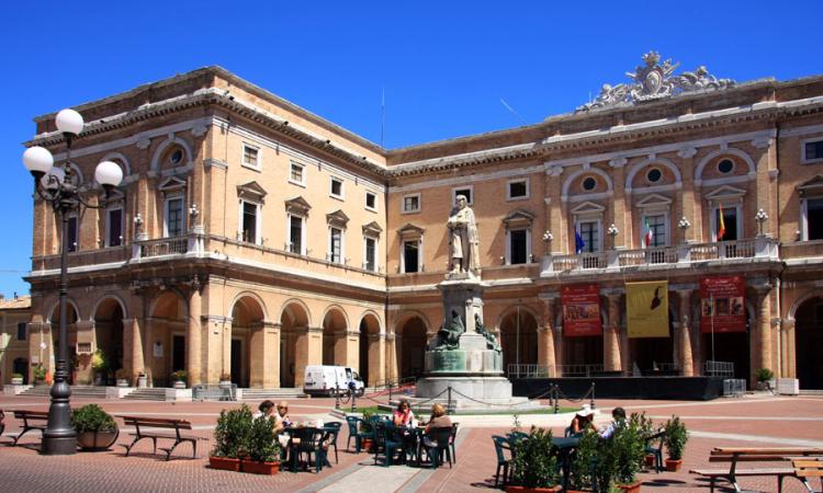 Recanati: "Oltre il muro: video e racconti dal carcere", al via il 10 marzo lo spettacolo sulle detenute di Rebibbia